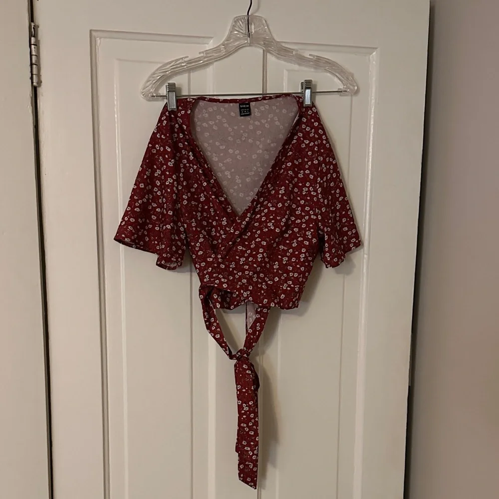 SHEIN Red Floral Two Piece Skirt Set - Picture 5 of 5